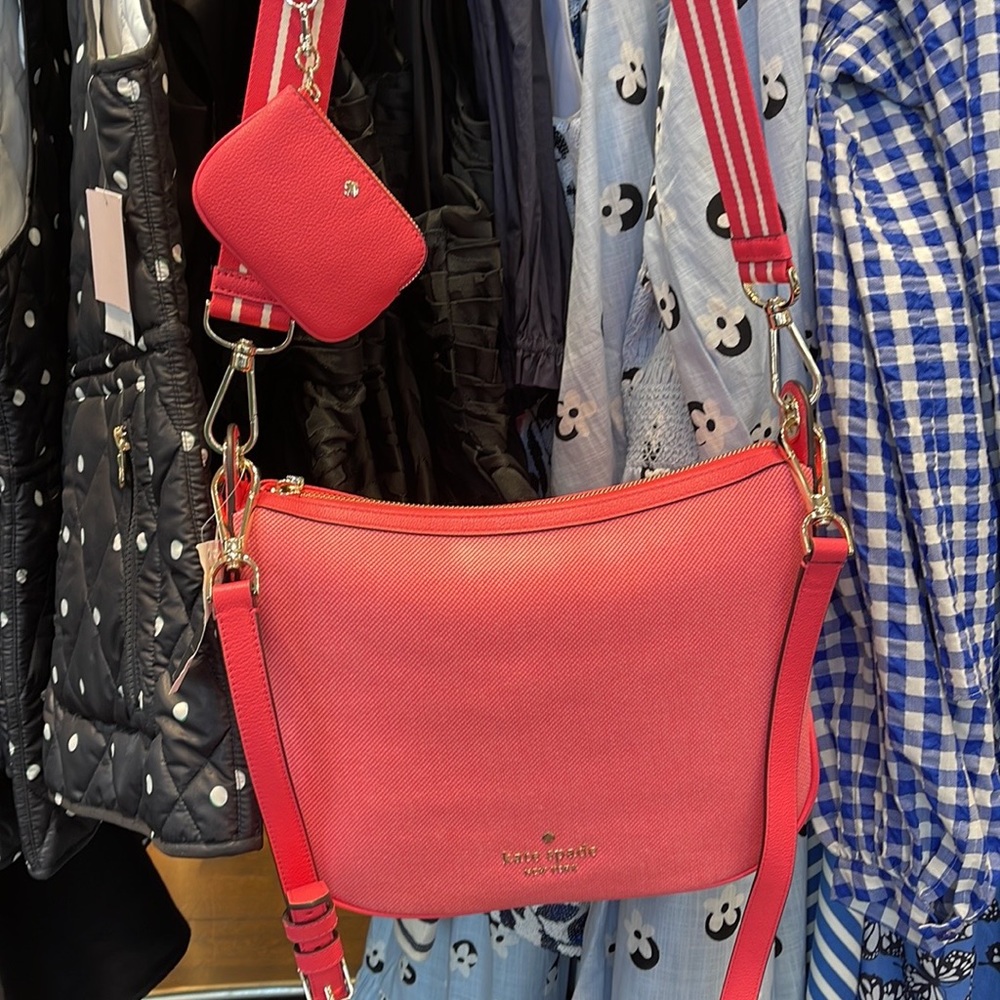 Kate Spade Rosie Crossbody
COLOR:
Pink Peppercorn Multi
NWT - Picture 9 of 16